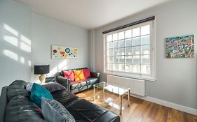Royal Mile Modern Apartment